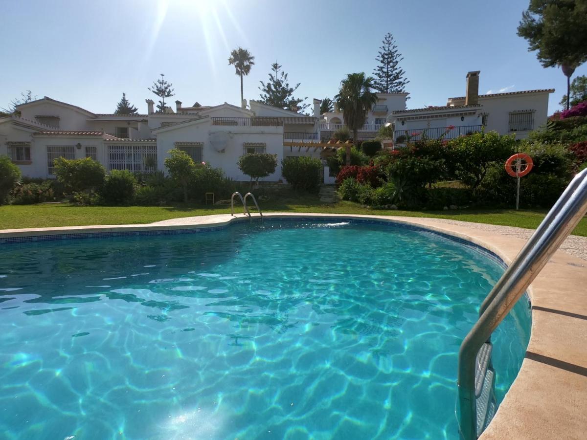 Apartamento Studio With Access To The Garden. Open Pool. Beach Very Close. Wifi & Netflix Free Benalmádena Exterior foto
