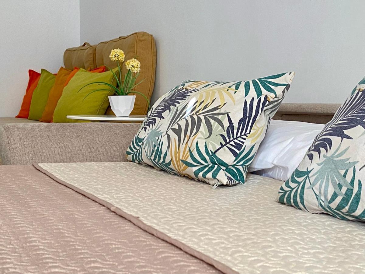 Apartamento Studio With Access To The Garden. Open Pool. Beach Very Close. Wifi & Netflix Free Benalmádena Exterior foto
