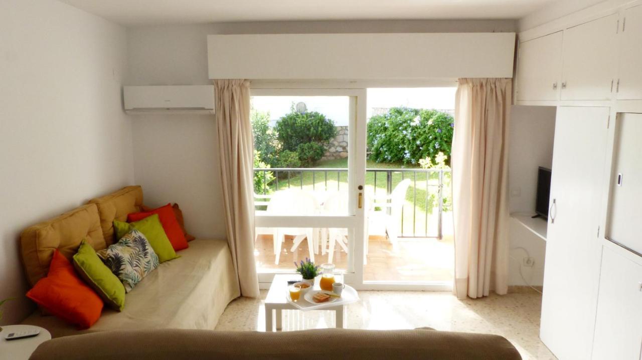 Apartamento Studio With Access To The Garden. Open Pool. Beach Very Close. Wifi & Netflix Free Benalmádena Exterior foto